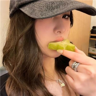 一人有一点颜色